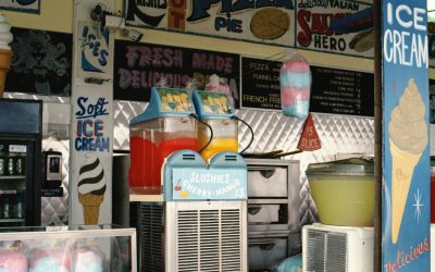 How to Choose the Right Ice Cream Dispenser for Your Dessert Shop